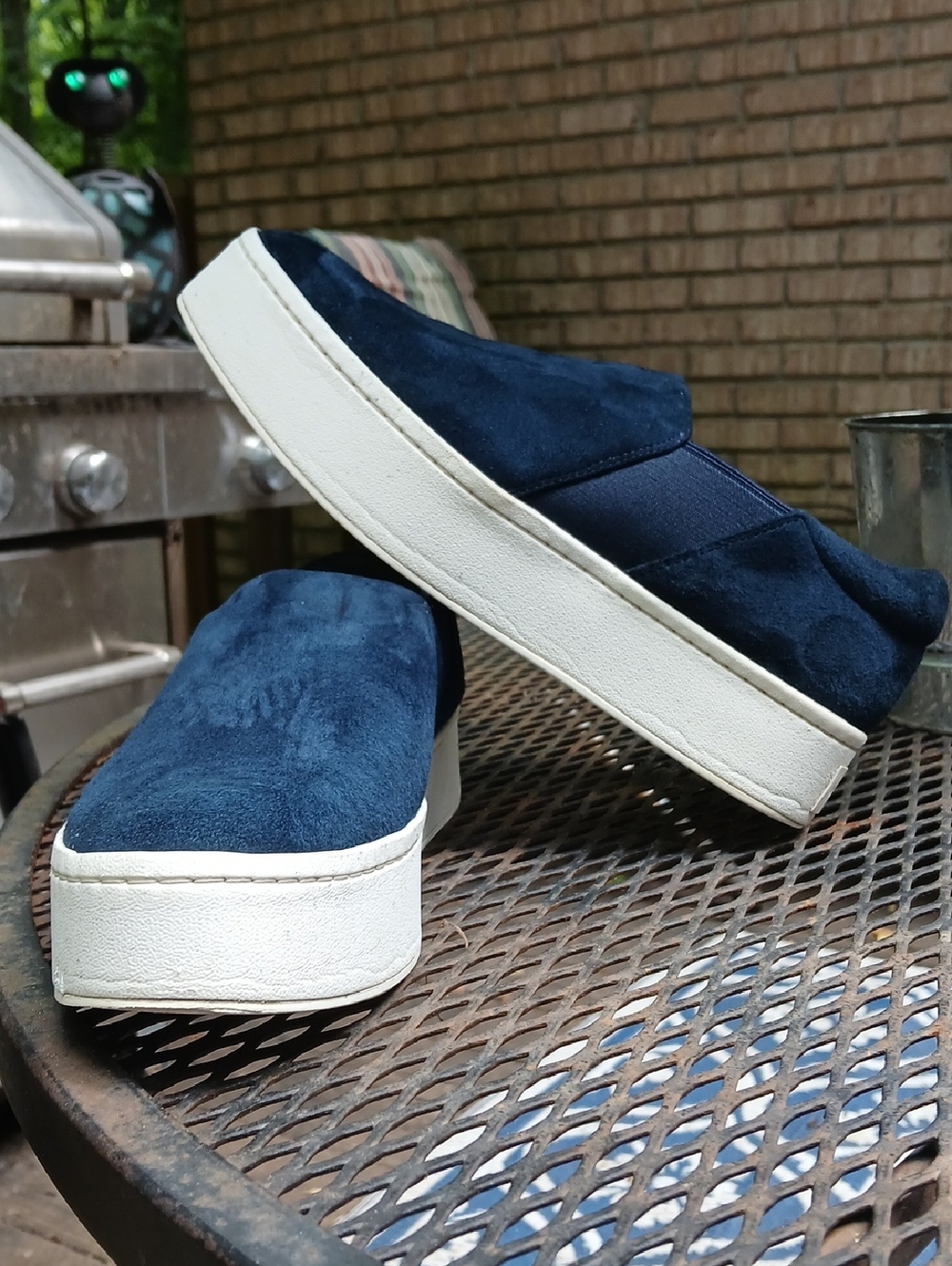Vince (WARREN) Navy Suede Slip-On, Platform Shoes‎
